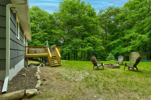 12 Evergreen Rd, Wantage NJ  07461-4700 exterior