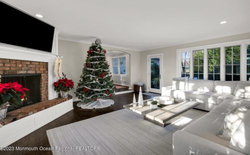 67 Rivers Edge Dr, Little Silver NJ  07739-1708 exterior