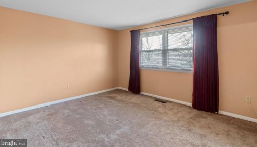 813 6 St, Philadelphia PA 19140-3327 exterior