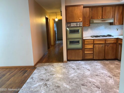 51 Laurel Ave, Kearny NJ 07032-2951 exterior