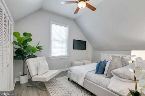 301 Lincoln Ave, West Deptford NJ  08066-1132 exterior