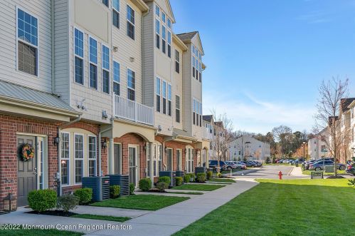 42 Kyle Dr, Tinton Falls NJ  07712-7536 exterior