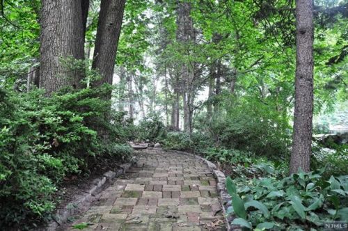 212 11th St, Cresskill NJ  07626-1904 exterior