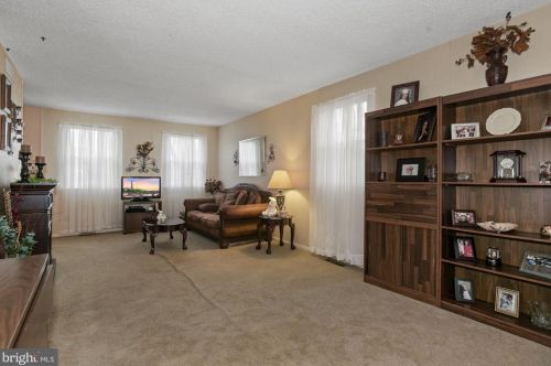 554 Elberne Ave, West Deptford NJ 08093-1715 exterior