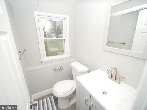 145 Crown Point Rd, West Deptford NJ  08093-1131 exterior