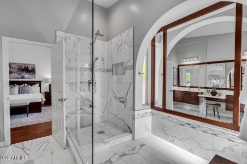 1916 Claire Dr, Phoenix AZ 85022-4106 exterior