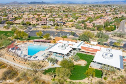 21824 39 St, Phoenix AZ 85050-4881 exterior