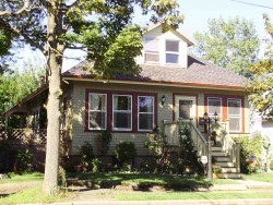 203 Riverview Ave, Newton, MA 02466-1399