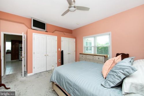 132 Main St, West Deptford NJ 08051-1046 exterior