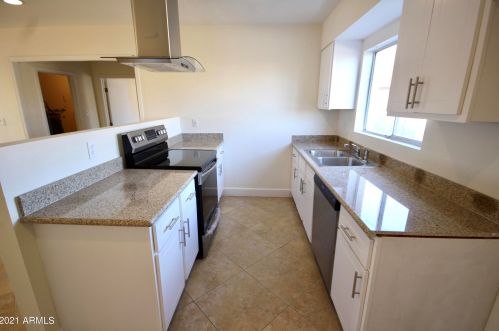 2007 56 Ave, Phoenix AZ 85031-2514 exterior