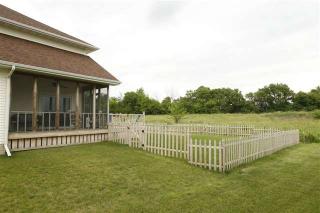 702 Plum St, Twin View Heights, IA 52333-9515