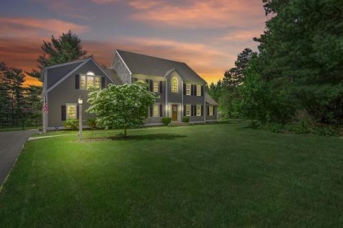 25 Cabernet Ln, Plymouth, MA 02360-7707