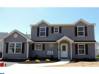 23 Rambler Ln, Levittown PA  19055-1401 exterior