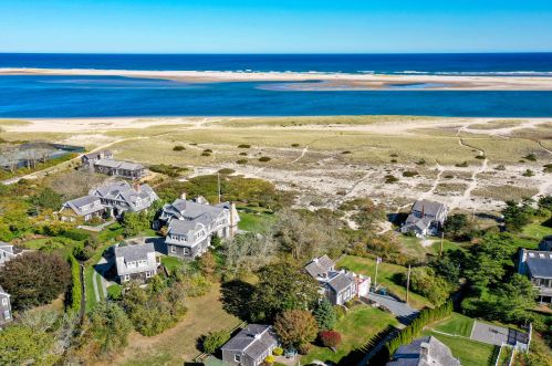 65 Morris Is Rd, Chatham MA 02633-2526 exterior