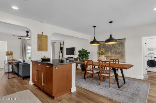 6704 11th St, Phoenix AZ  85014-1028 exterior