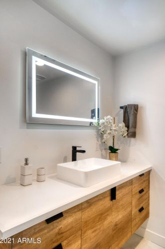 3846 Clarendon Ave, Phoenix AZ 85033-4124 exterior