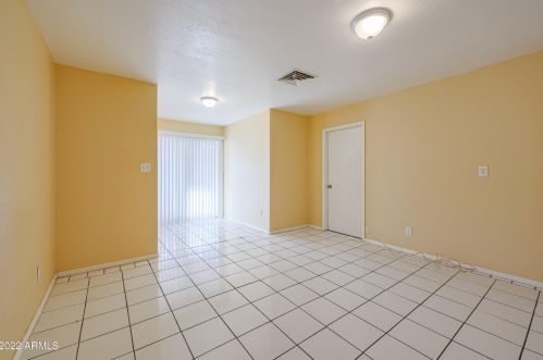 3121 Bethany Home Rd, Phoenix AZ 85015-2442 exterior