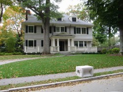 147 Prince St, Newton, MA 02465-2603