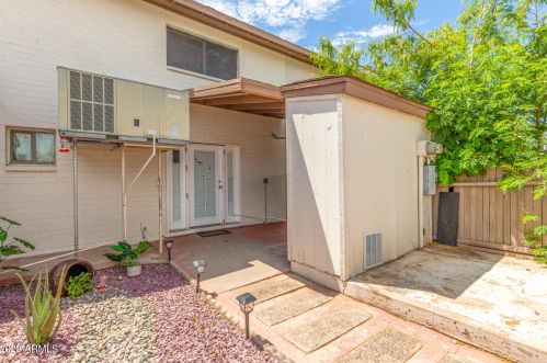 4610 71st Ln, Phoenix AZ  85033-1411 exterior