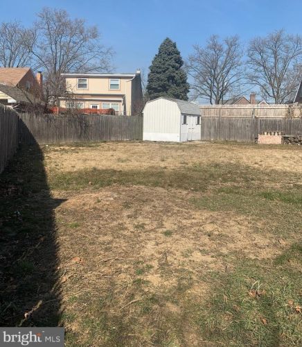 6822 Loretto Ave, Philadelphia PA 19111-5844 exterior