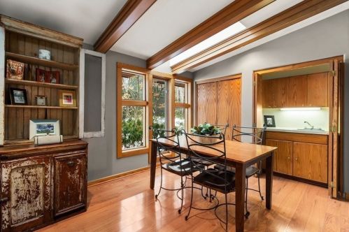 44 Sears Rd, Southborough MA 01772-1101 exterior