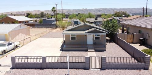 2727 Atlanta Ave, Phoenix AZ 85040-2710 exterior