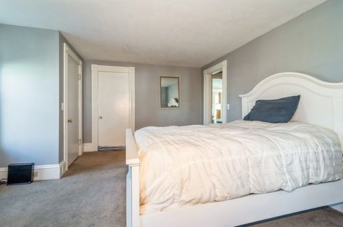 307 Pleasant St, Weymouth MA 02190-2621 exterior