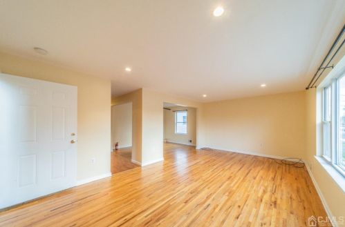 44 Whittier St, Carteret NJ  07008-2855 exterior