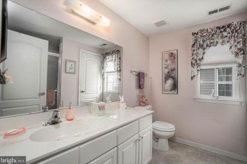 125 Sandpiper Ln, West Deptford NJ 08086-2196 exterior