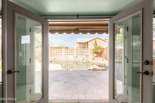 2712 Beautiful Ln, Phoenix AZ 85042-7073 exterior