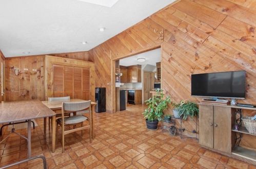 168 Linwood Ave, Newton MA 02460-1429 exterior