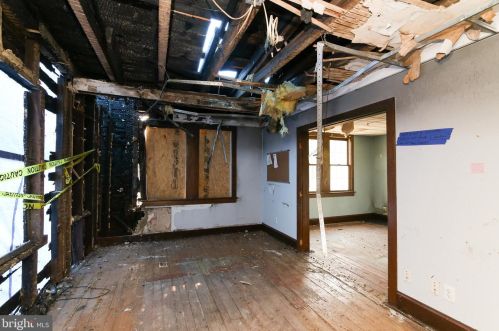 665 Broad St, West Deptford NJ 08096-1055 exterior