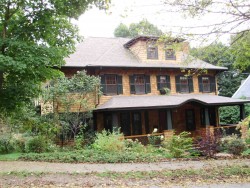 121 Windsor Rd, Newton, MA 02468-1119