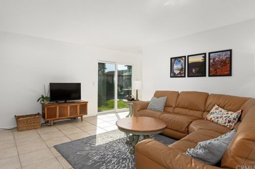 4042 Glenwood St, Irvine CA 92604-2223 exterior