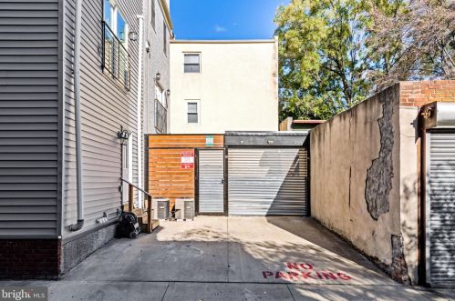 985 6th St, Philadelphia PA  19123-1405 exterior