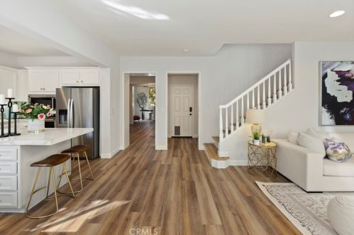 10 Hallwood, Irvine CA 92602-0944 exterior