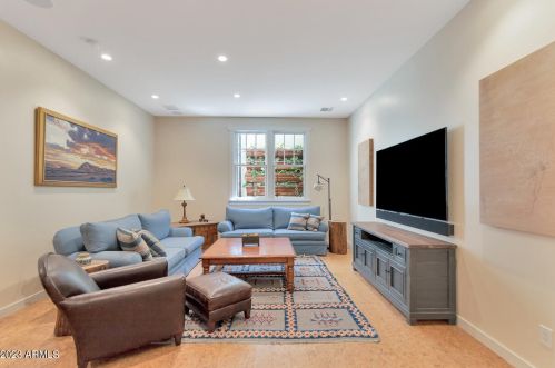 529 Cypress St, Phoenix AZ 85006-1840 exterior