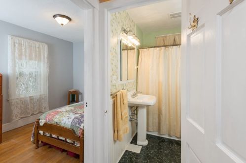 24 Volusia Rd, Hingham MA 02043-3041 exterior