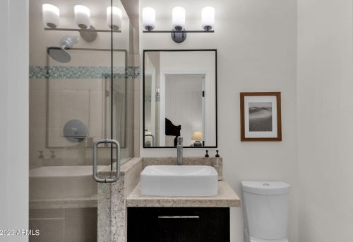 6704 11th St, Phoenix AZ  85014-1028 exterior