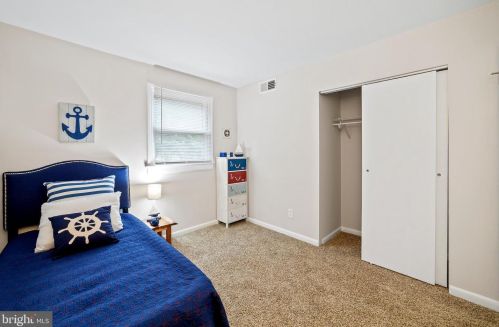 21 Williams Ave, West Deptford NJ  08096-5596 exterior