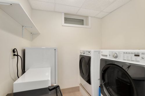 922 Furnace Brk Pkwy, Quincy MA 02169-2304 exterior