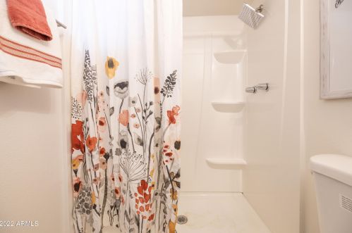 6932 Beatrice St, Phoenix AZ 85043-2397 exterior