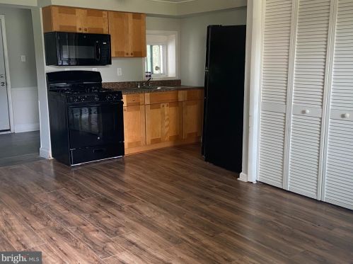 602 3rd St, West Deptford NJ  08096-1043 exterior