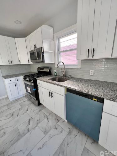 76 Sharot St, Carteret NJ  07008-2909 exterior