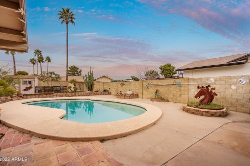 414 Behrend Dr, Phoenix AZ 85050-3992 exterior