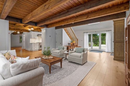 8 Seaview Ln, Newbury MA  01951-2312 exterior