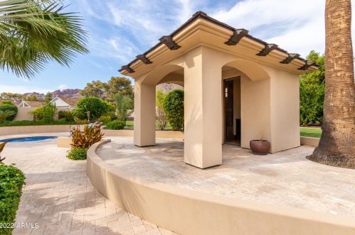 4450 54th St, Phoenix AZ 85018-1905 exterior