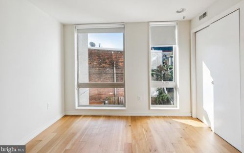 2538 Girard Ave, Philadelphia PA 19130-1324 exterior