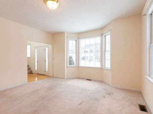 20 Saffron Dr, Worcester MA 01605-4024 exterior