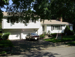 98 Hagen Rd, Newton, MA 02459-2755